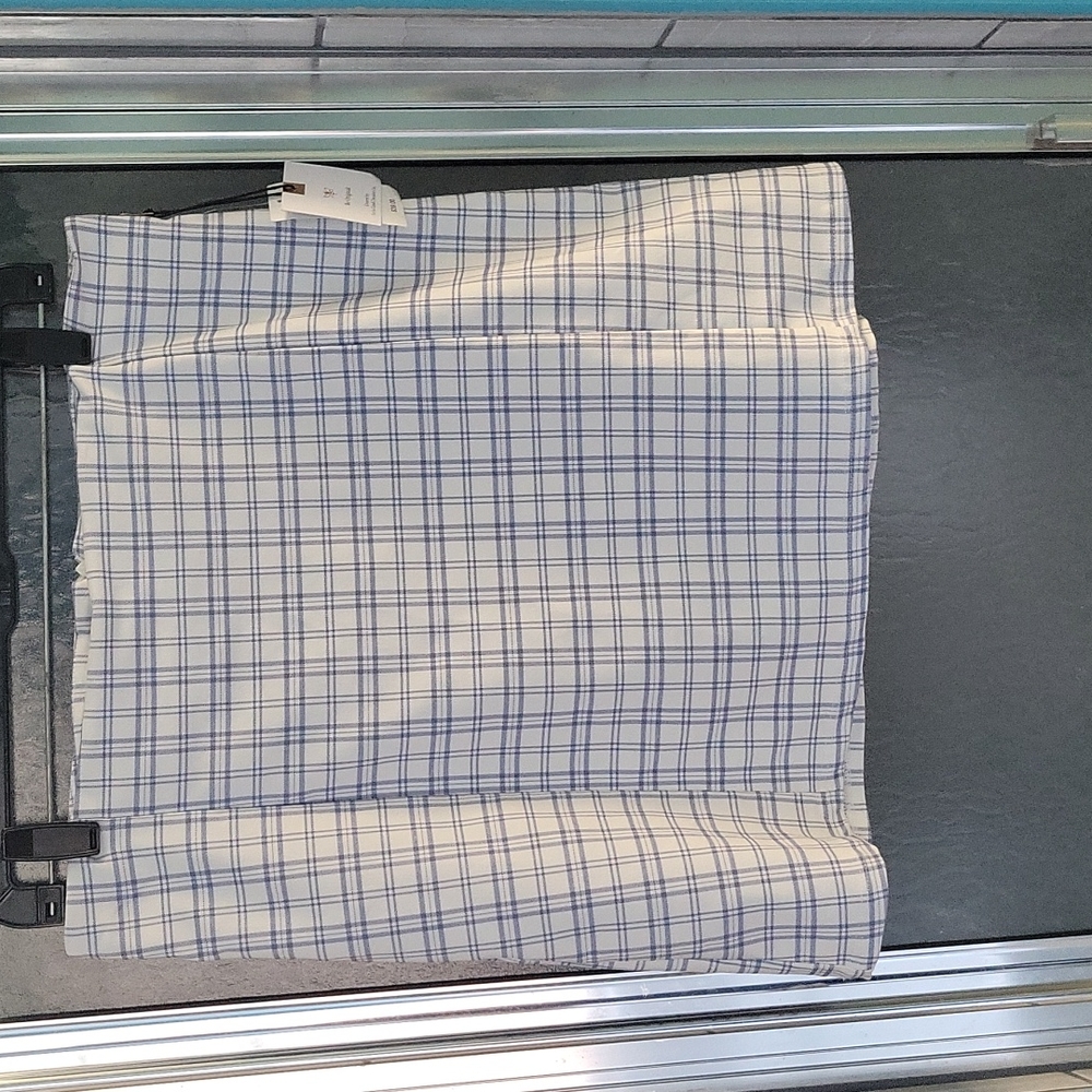 White /blue skirt